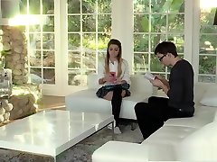 对接插头青少年准备在圣经研究的巨大的家伙