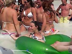 Amateur Home Video from Bartenders sexy momi Weekend - SouthBeachCoeds