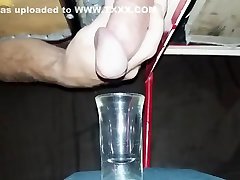 melken eine woche im wert von cum in eine shotglass, riesige last!