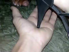 性感的高跟鞋硬践踏