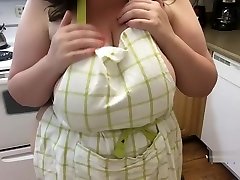 Amateur Huge Tit BBW Shows off Sexy Body in Kitchen Wearing Just an Apron