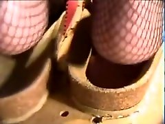 Trample lodge - face as shoe sole for nylon foot