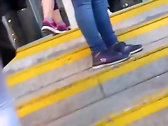 LEGGINGS Compilation college girl and Milfs Nut Material