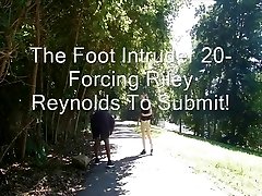 der fuß eindringling 20-zwingt riley reyjnolds zu unterwerfen! vorschau
