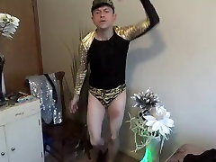 il video di maolo ballando scuote il suo grosso cazzo!!!