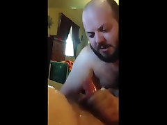 большой человек сосет большой daddyâ€™s массивная нагрузка из