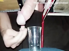 доение недели стоит спермы в shotglass, огромная нагрузка!