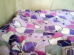болгарская телка milf stelmom и пальцами обе ее дырочки