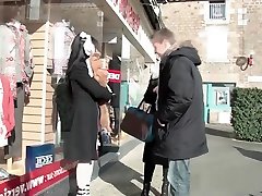 Longue sodomie avec une jeune pute