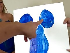 джессика камень paints с ее сиськи