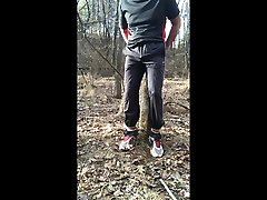 pissing meine hose während gebunden bis ein tree