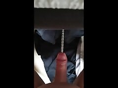 听起来我的角质公鸡固定巨大的声音