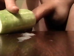 有趣的多汁的黄瓜