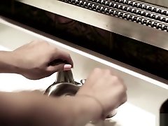 доминирующий муж получает жесткий с его послушный домохозяйка