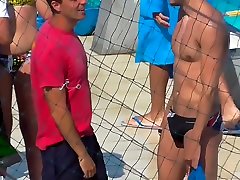 итальянские мужчины в скудном аромате speedos galore