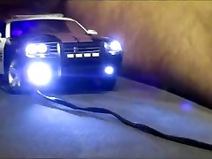 puto challenger policía coche