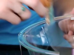 выпечки подросток чертовки идти полным лесбиянки на кухне