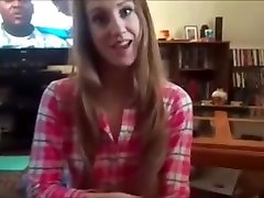 потрясающая молодая девушка поклоняется большой член ее бф-грязные разговоры
