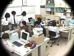 непослушный японское подросток с сексуальными ногами работает ее золотые руки
