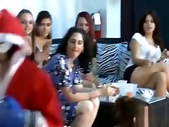 Yong girls doing blow job