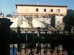 мария не делает никаких проблем, чтобы трахать двоих одновременно
