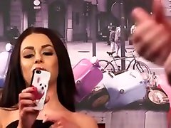 женское презрение ползает член