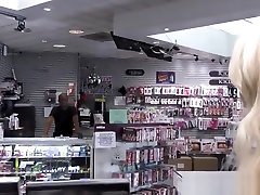 анальный шлюха кристи стивенс трахает би-би - си-проститутка