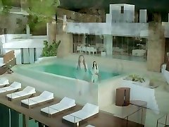 涂黑热西班牙模型挂钩与英国广播公司在伊维萨春假