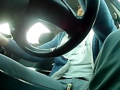 уличная проститутка давится спермой