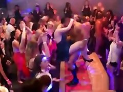 هیجان زده گروهی به طور کامل tighly hogtie و برهنه در, پارتی