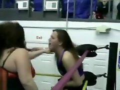 女孩压扁