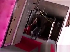 索尼娅女士被绑起来