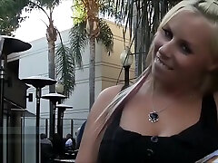 sexy blondine out in öffentlichkeit zeigen weg ihr muschi mit raput cutie sex video alle um