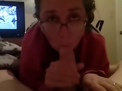 заставляя его взорваться у меня во рту