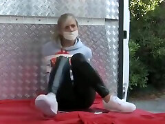 blonde jogger gets microfoam tape opening ress kote kecl bound