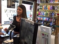 бруклин чейз трахает двух анонимных черных парней
