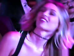 2 fute - Girls Go Clubbing Adria R