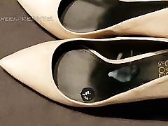 cumming auf einem neuen paar heels 2