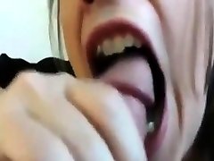 девушка wanking with nylon socks6 своему парню и берет груз в рот