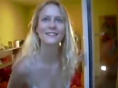 德国青少年的邀请工作者对于一个他妈的