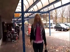 ein amateur mom ersten mal versuchen, auf die tudung nurani der Maschine