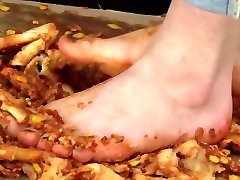 пицца ноги раздавить