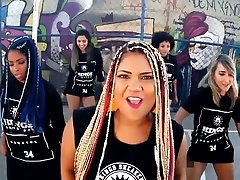 yani file feat aninha-braba da danca