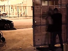 потерянный подросток подобрал на улице