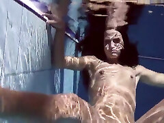 Hot bitch Zhanetta underwater