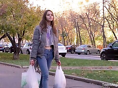 Dude helps a hot chick carry her shopping bags and they end up fucking