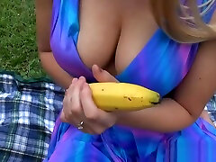 Dude owns the pussy of a MILF