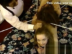 blondine ties nach oben zwei geil slags mit hilfe von ein gestüt
