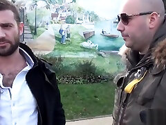 полина, миниатюрная брюнетка трахается в каждой комнате ее