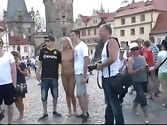 голые девушки в любом месте 8